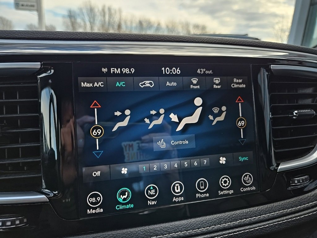 Used 2020 Chrysler Pacifica Limited w/ Advanced Safetytec Group image 54