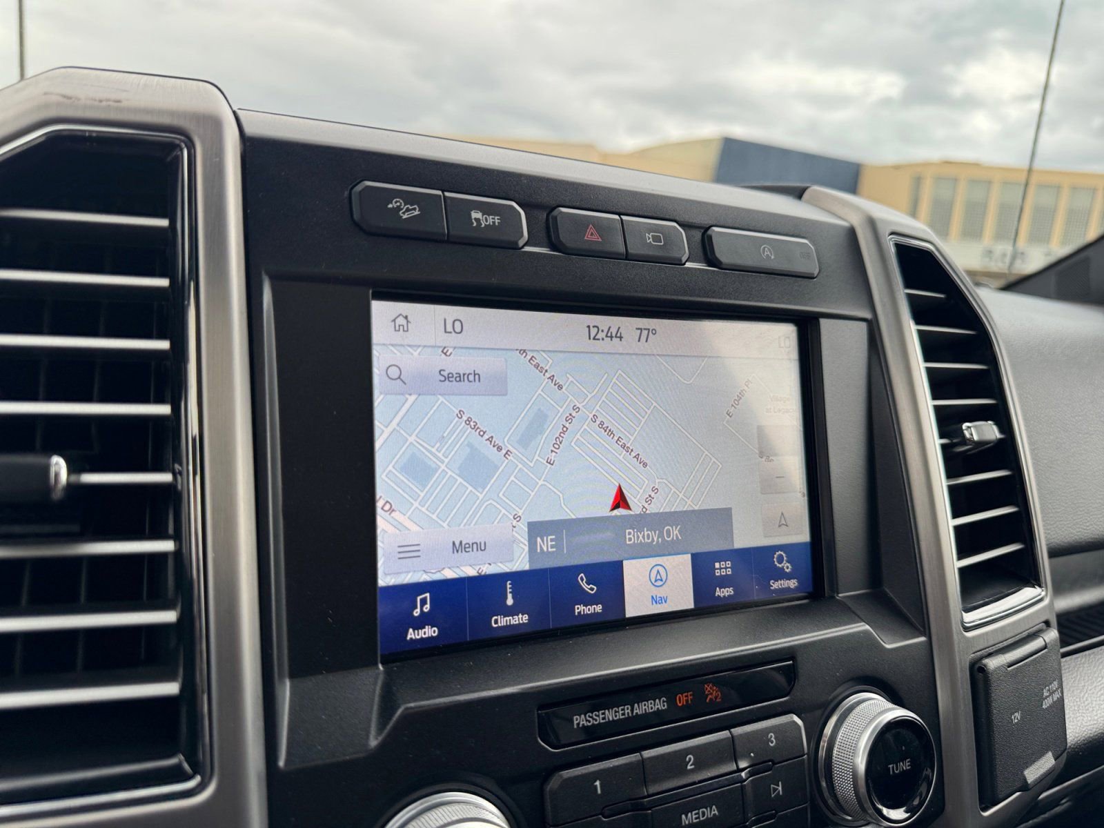 Used 2019 Ford F150 Platinum w/ Equipment Group 701A Luxury image 28