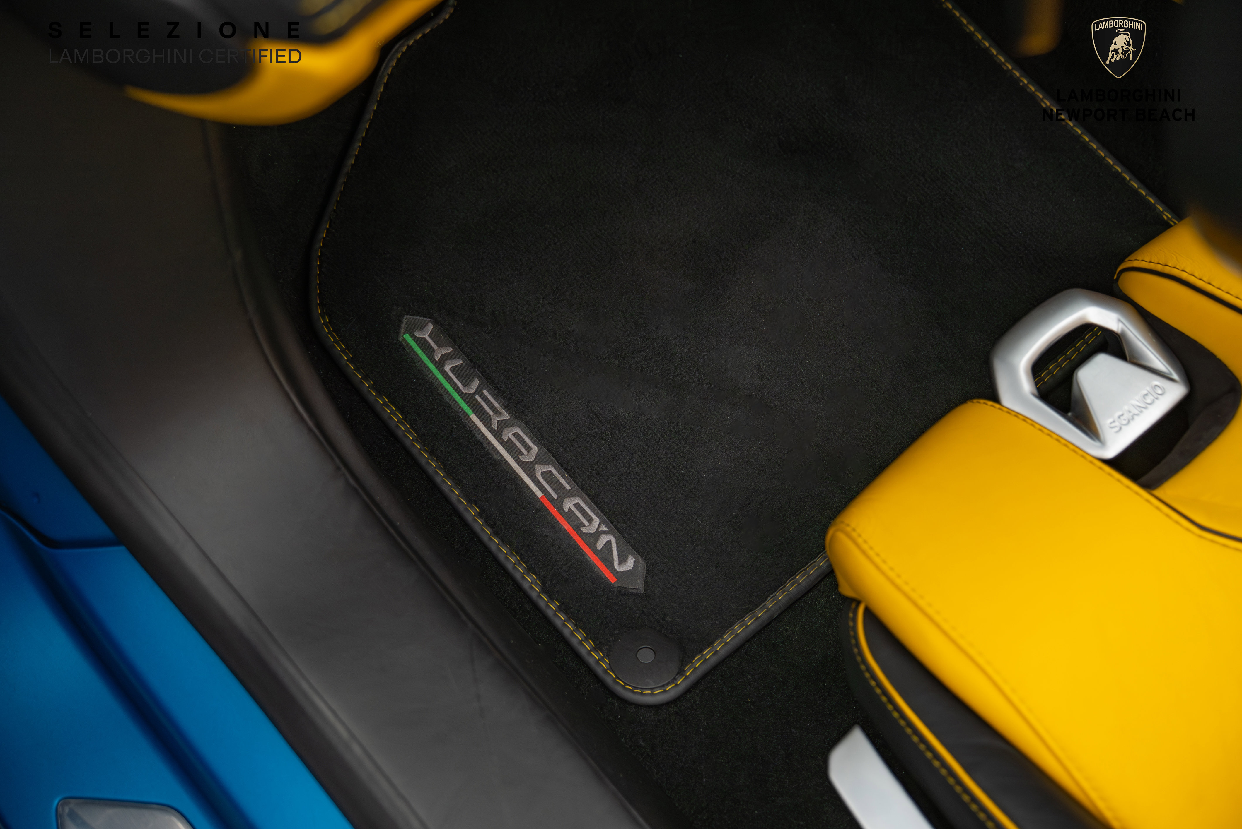 Used 2020 Lamborghini Huracan EVO image 25