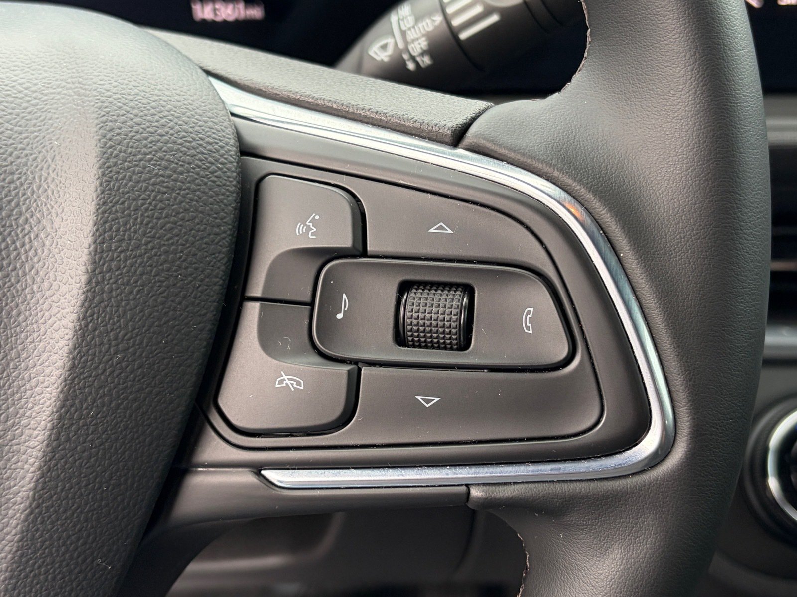 Used 2024 Buick Envista Sport Touring w/ Convenience I Package FWD image 21