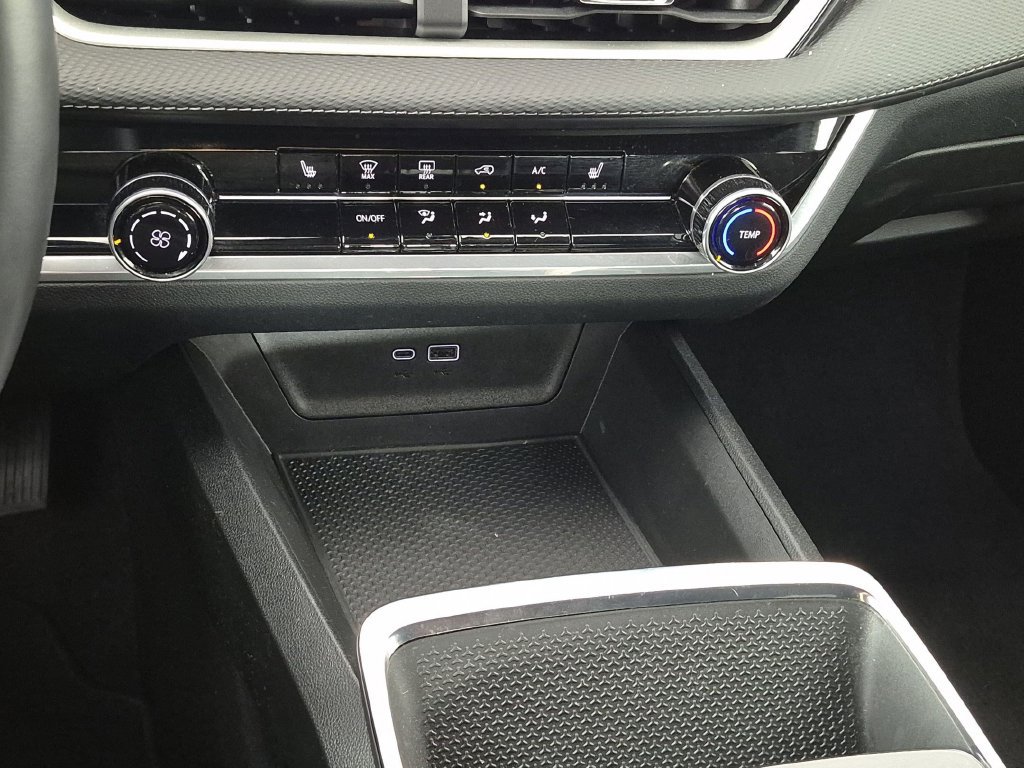 Used 2026 Chevrolet Equinox LT FWD image 26