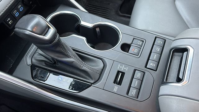 Used 2022 Toyota Highlander XLE image 22