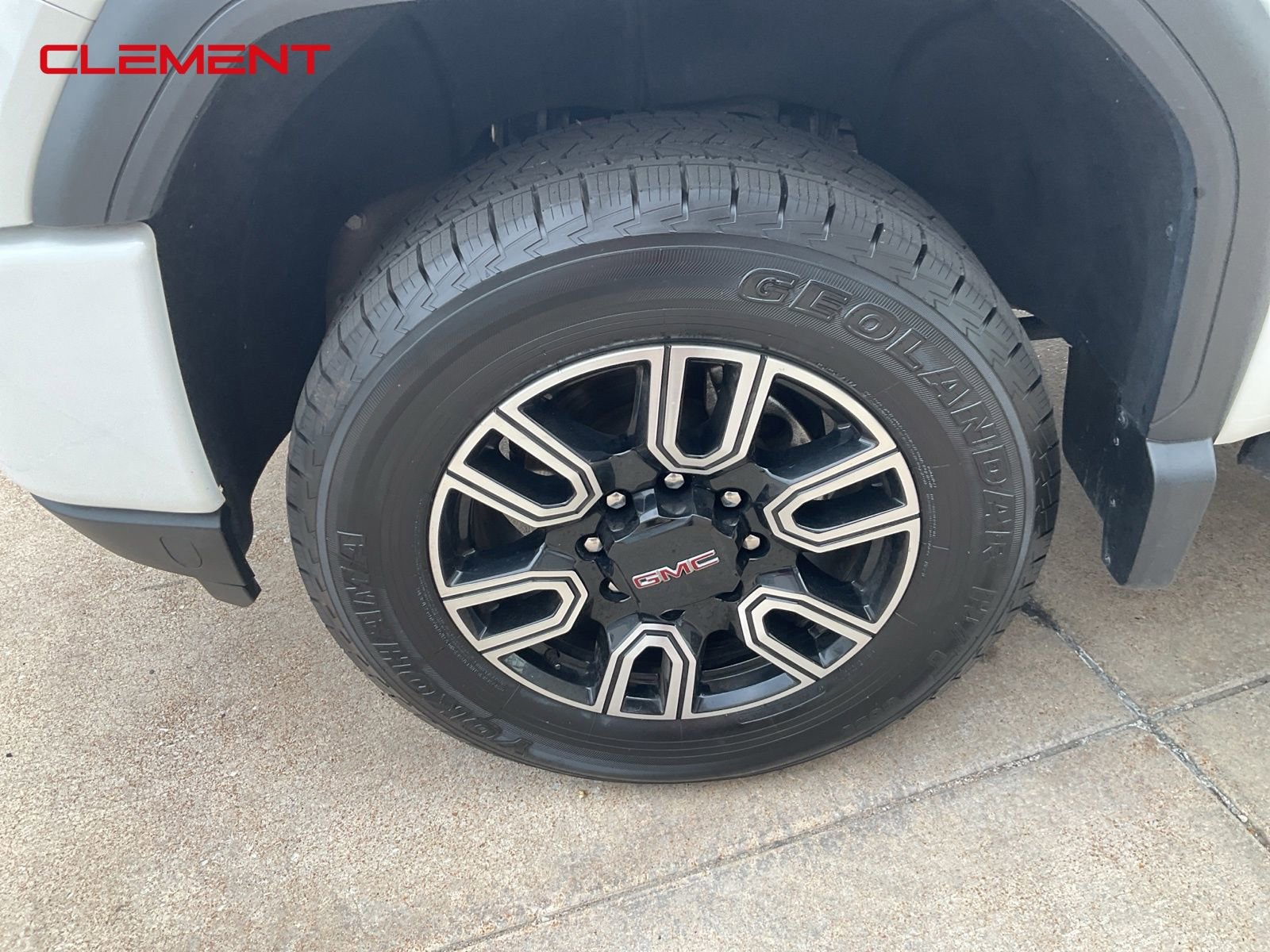 Used 2023 GMC Sierra 2500 AT4 w/ AT4 Premium Plus Package image 8