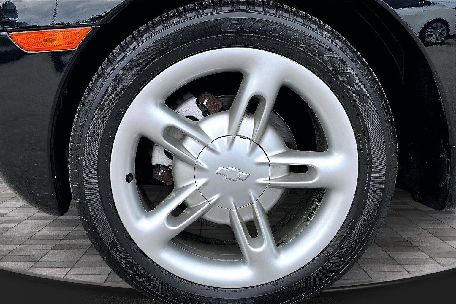 Used 2006 Chevrolet SSR w/ Preferred Equipment Group image 31