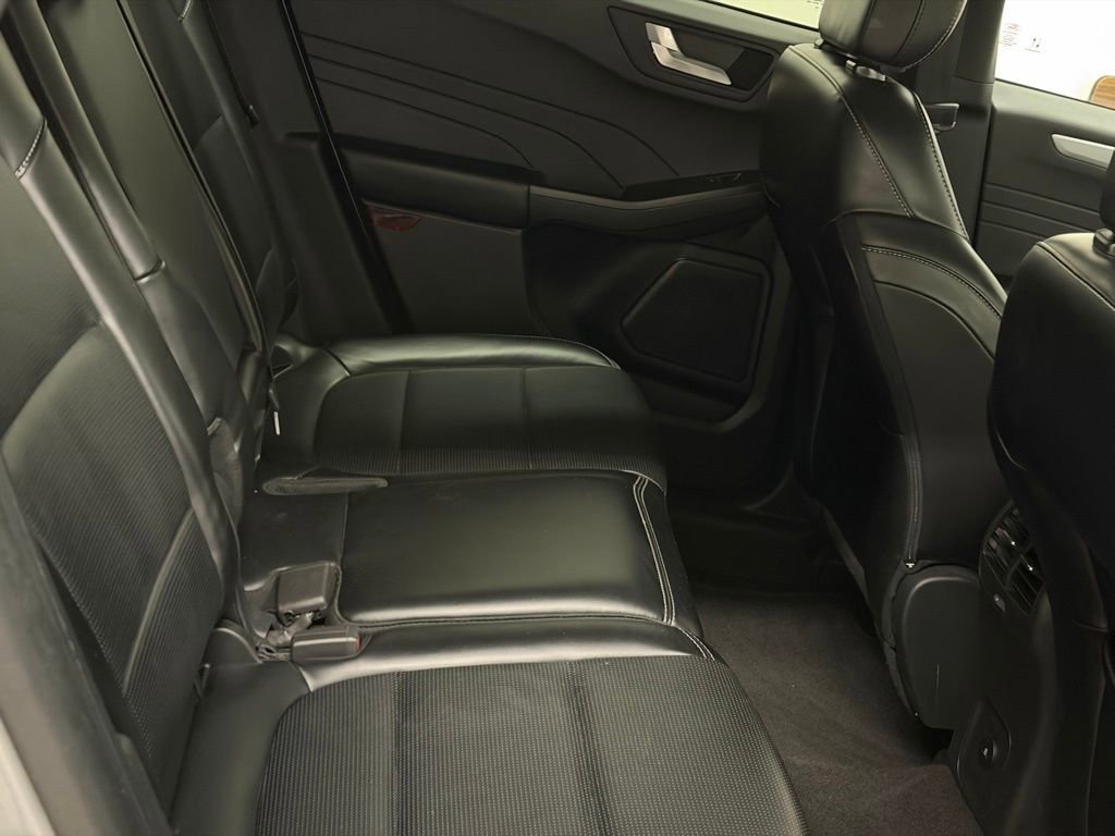 Used 2024 Ford Escape Platinum image 17