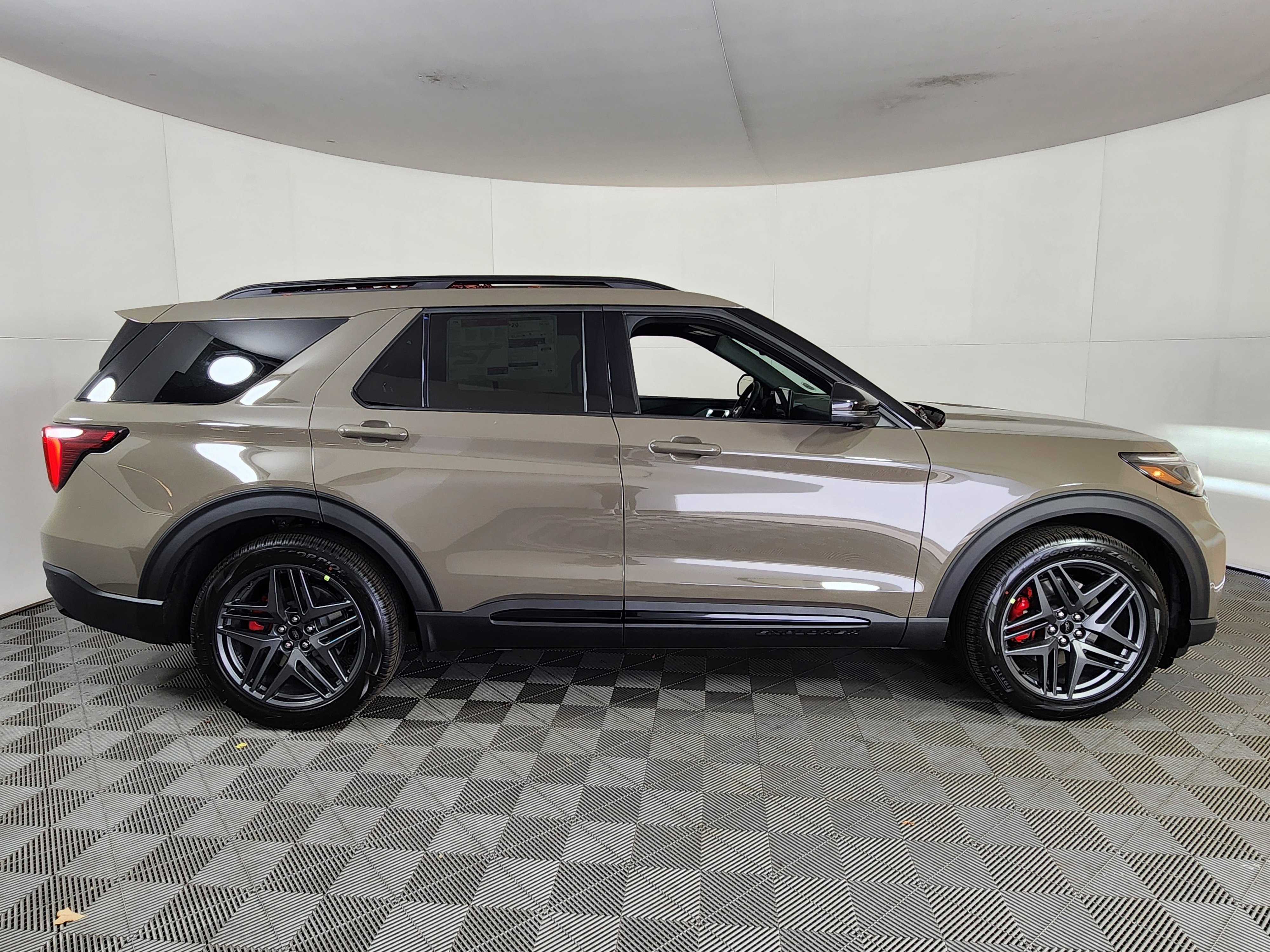 New 2026 Ford Explorer ST w/ Sun And Sound Package image 8