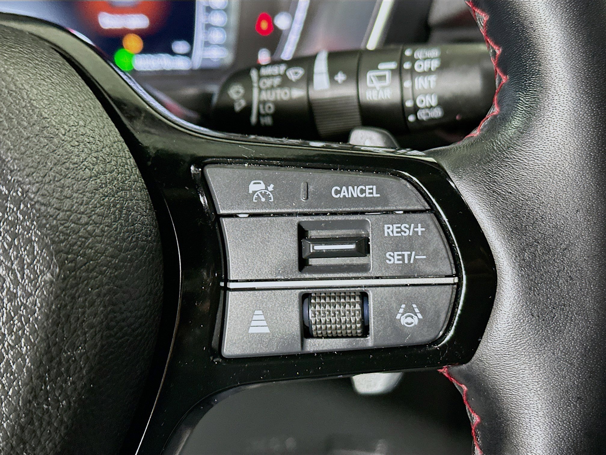 Used 2025 Honda Pilot Black Edition image 17