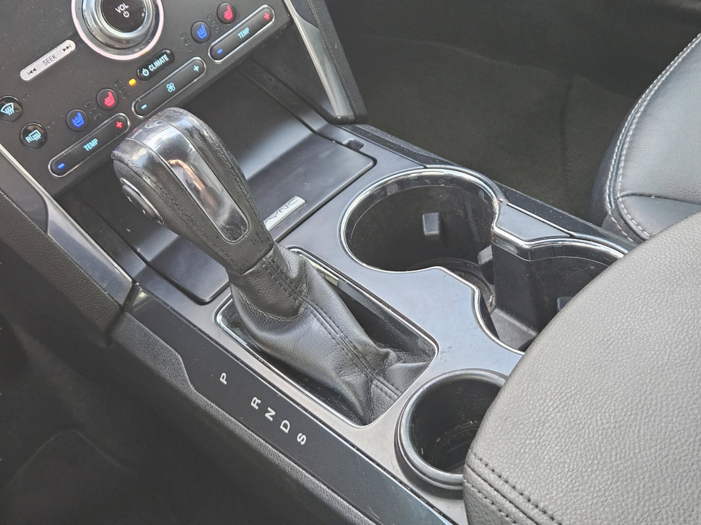 Used 2019 Ford Explorer Limited w/ Ford Safe & Smart Package FWD image 18