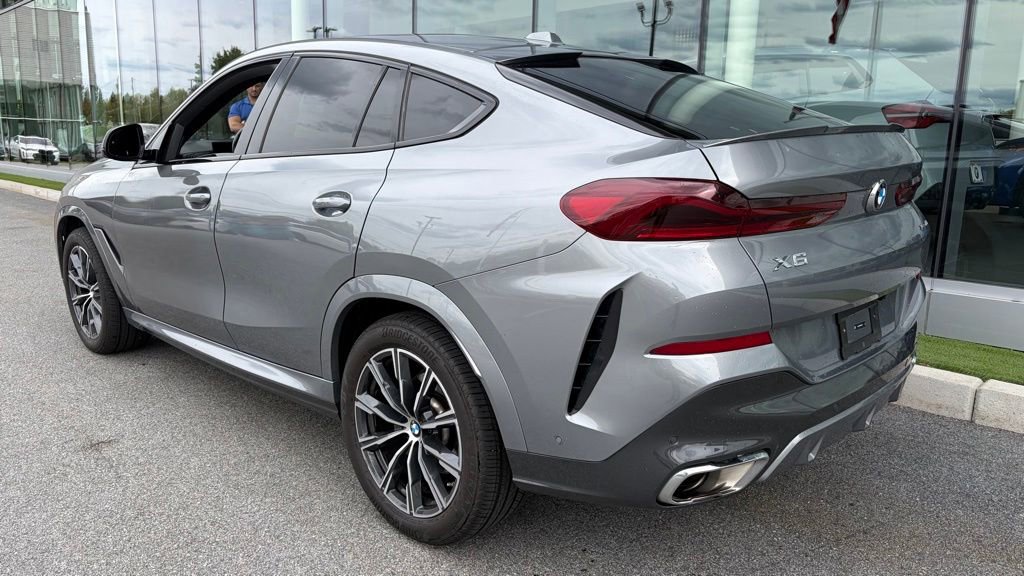Used 2024 BMW X6 xDrive40i w/ Premium Package AWD/4WD image 2