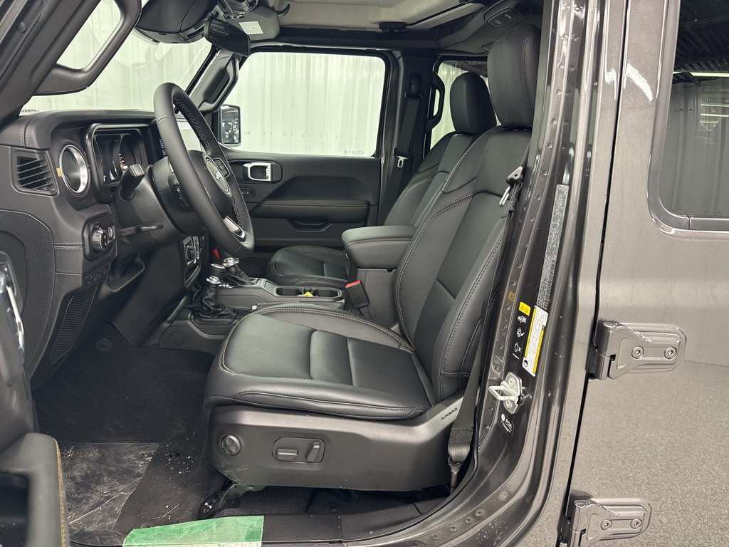 New 2026 Jeep Gladiator Sport AWD/4WD image 16