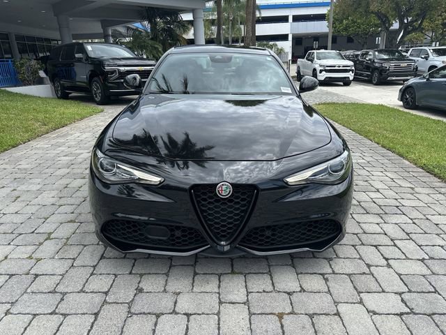 Used 2022 Alfa Romeo Giulia Veloce RWD image 18