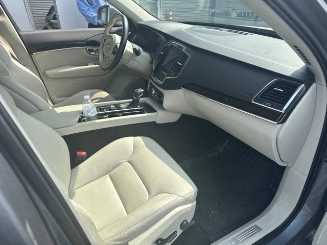 Used 2019 Volvo XC90 T6 Momentum AWD/4WD image 14