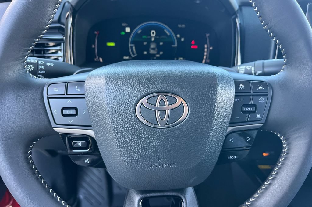 Used 2026 Toyota Camry SE FWD image 24