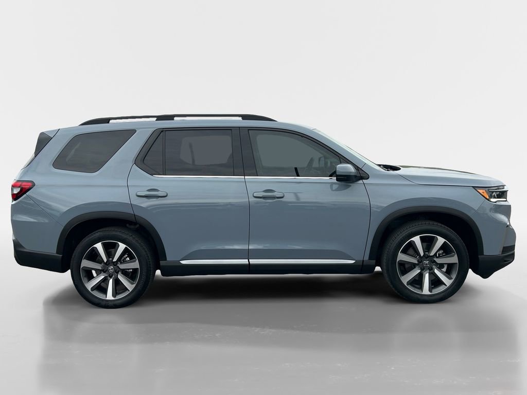 Used 2023 Honda Pilot Touring image 6