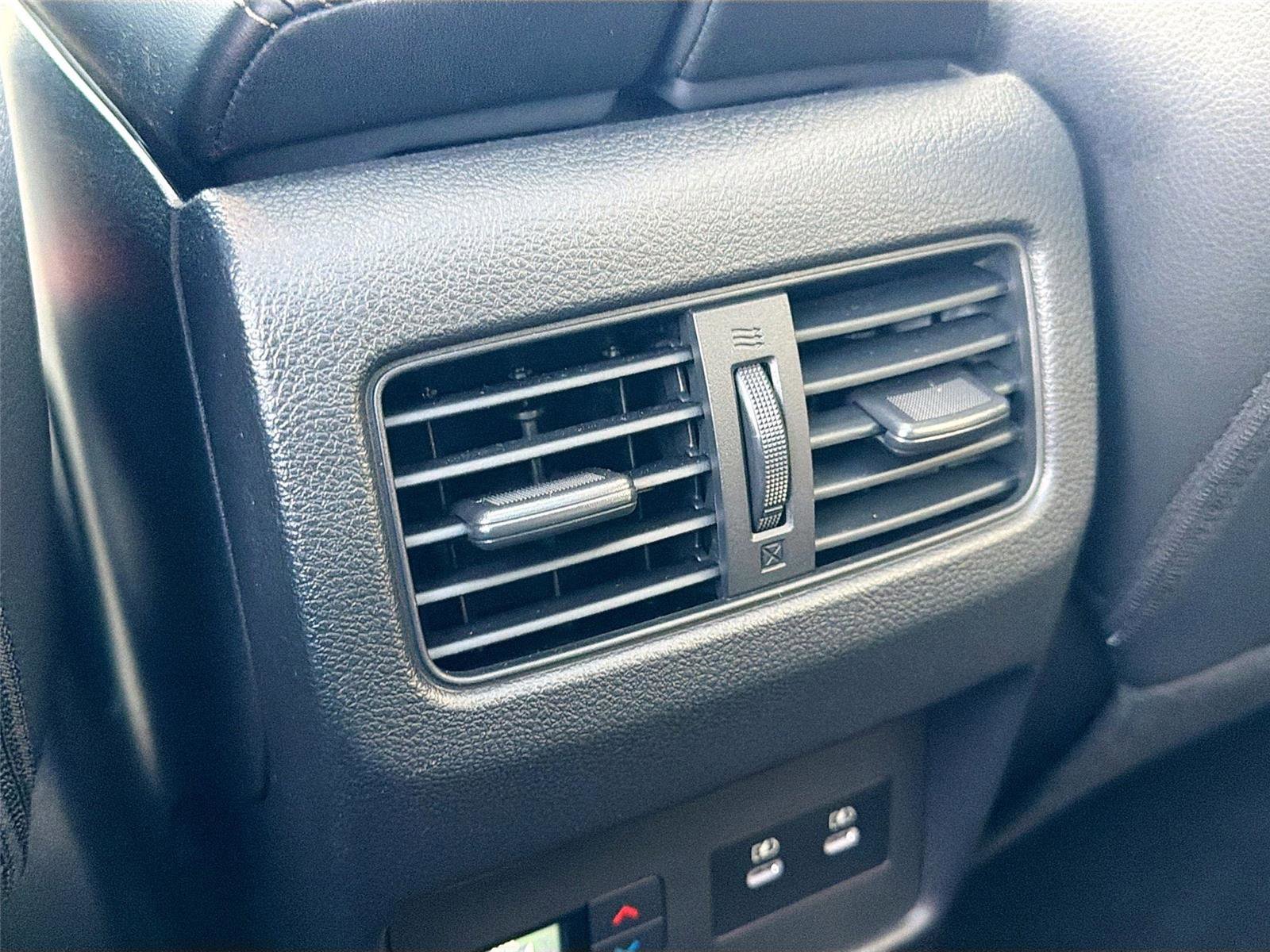 Used 2025 Nissan Rogue SL w/ Tech Package image 26