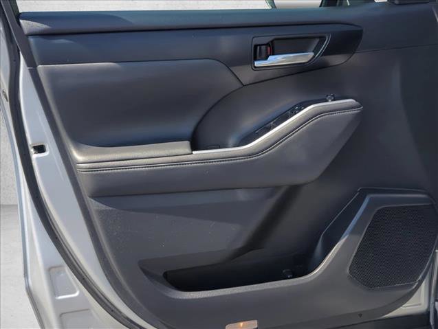 Certified 2022 Toyota Highlander XLE image 20