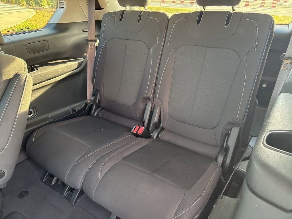 Used 2023 Jeep Grand Cherokee L Laredo image 18