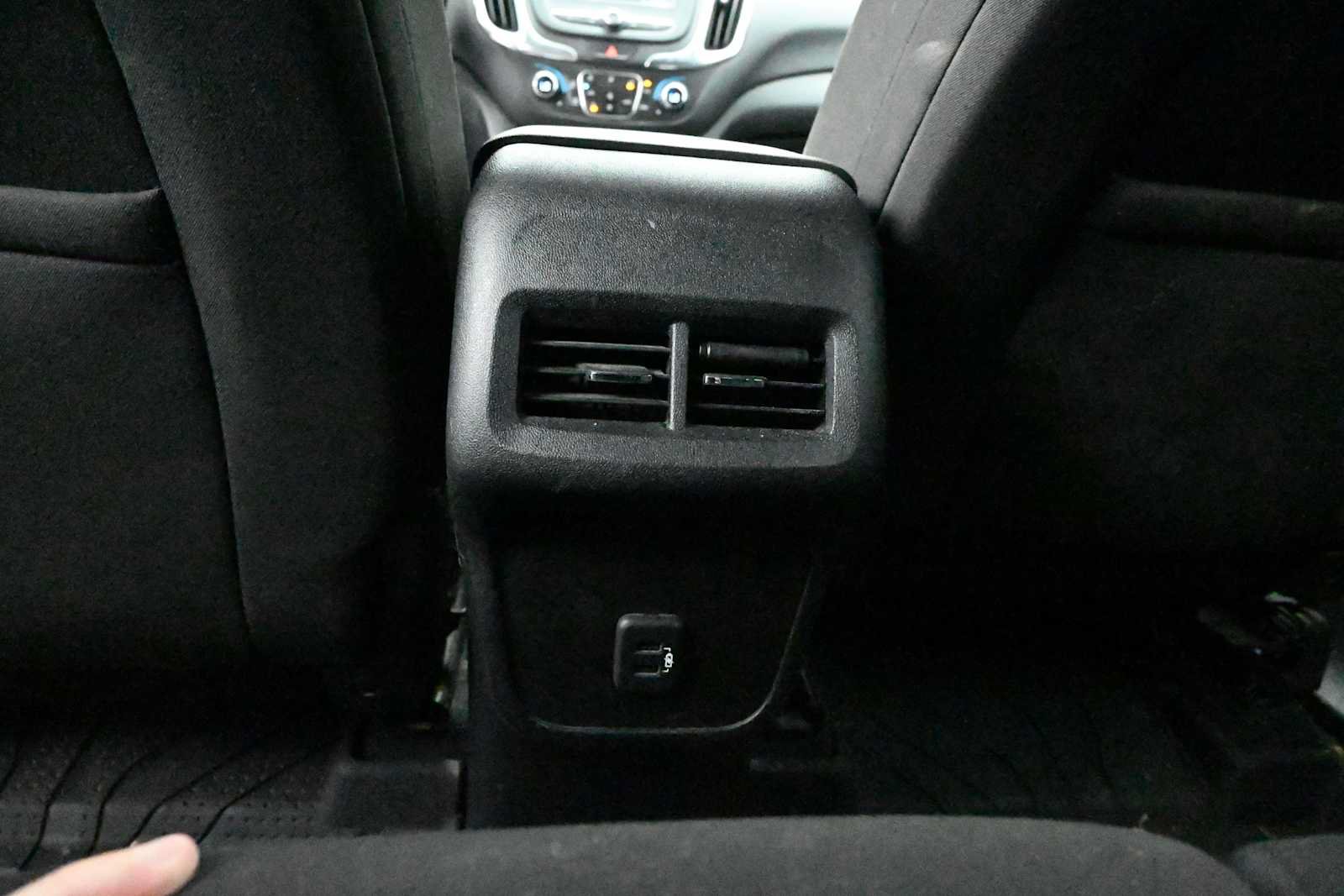 Used 2019 Chevrolet Equinox LT FWD image 30