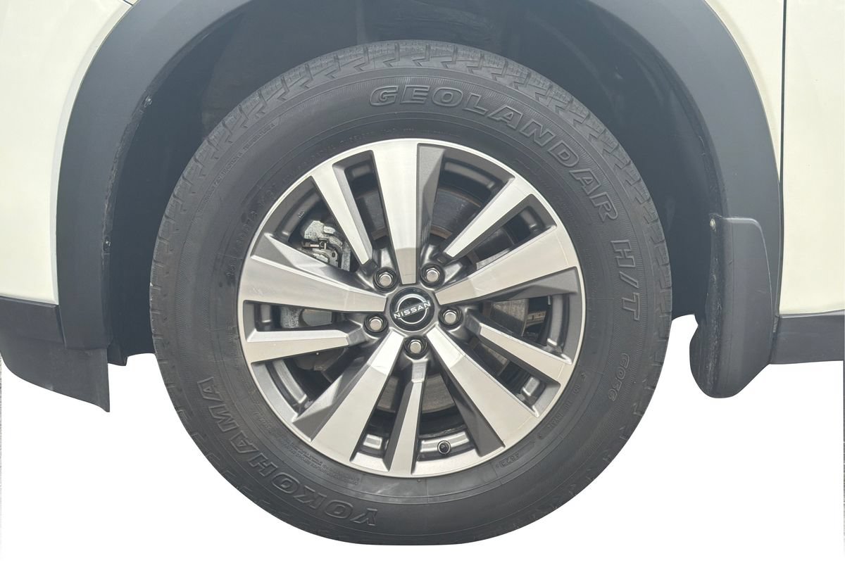 Used 2022 Nissan Pathfinder SL w/ Lighting Package (N92) AWD/4WD image 25