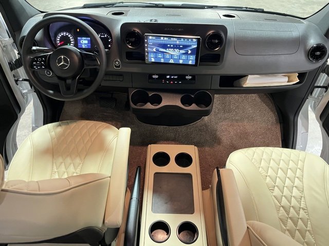 Used 2023 Mercedes-Benz Sprinter 2500 image 38