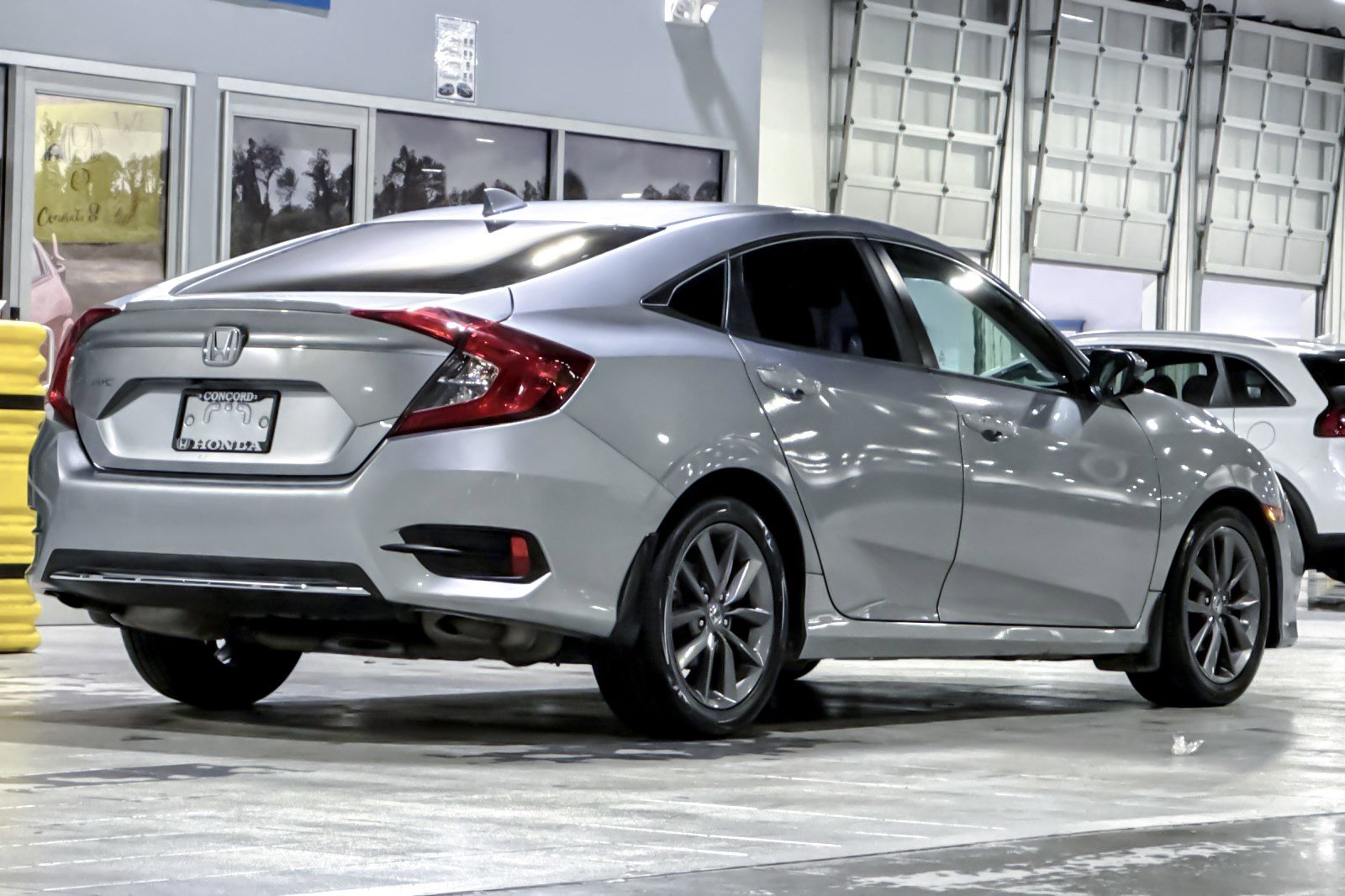 Used 2020 Honda Civic EX image 8