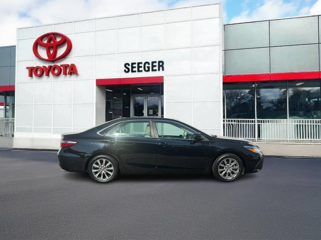 Used 2017 Toyota Camry XLE w/ Advanced Technology Package FWD video 2