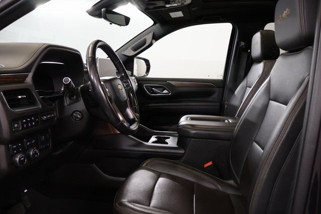 Used 2022 Chevrolet Suburban High Country w/ Premium Package image 11