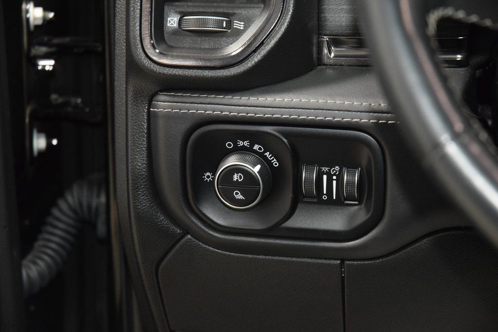 Used 2024 RAM 2500 Limited image 36