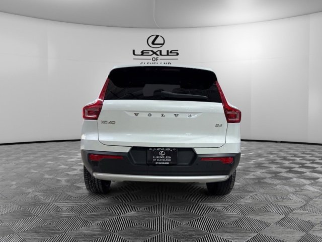 Used 2023 Volvo XC40 B4 Ultimate w/ Protection Package Premier image 7