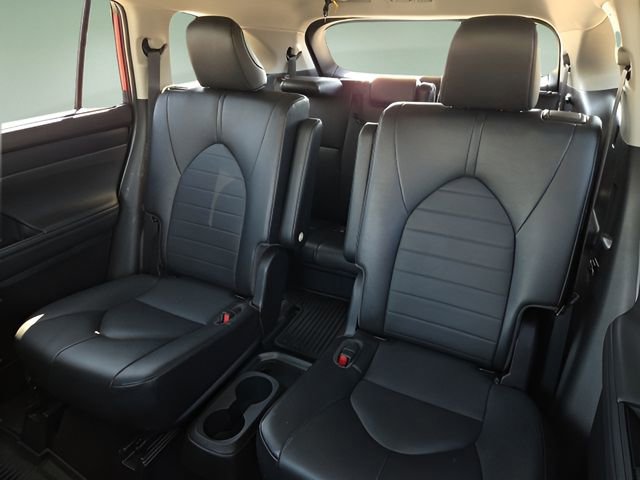 Used 2022 Toyota Highlander XLE image 13