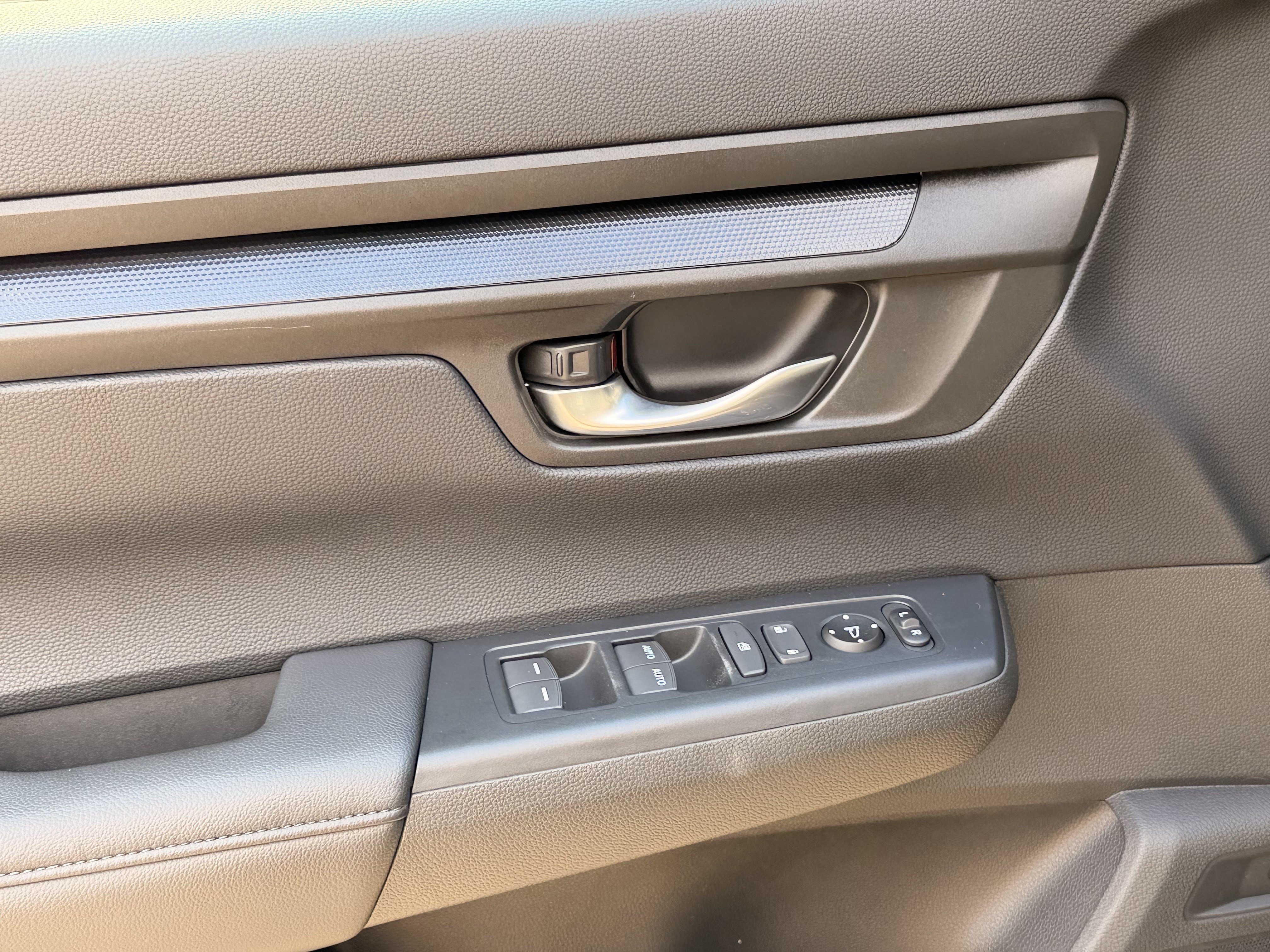 Used 2024 Honda CR-V EX image 11