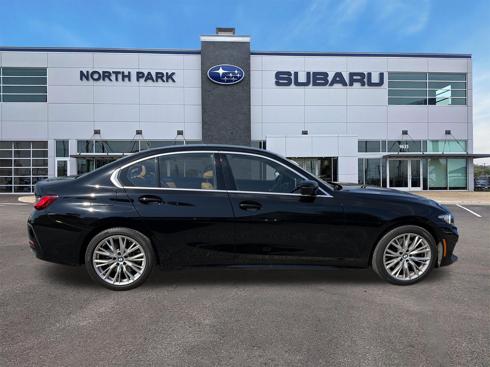 Used 2024 BMW 330i Sedan w/ Convenience Package RWD image 2