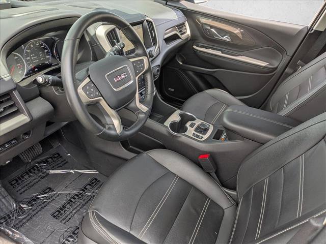 Used 2024 GMC Terrain Denali w/ Denali Premium Package AWD/4WD image 10