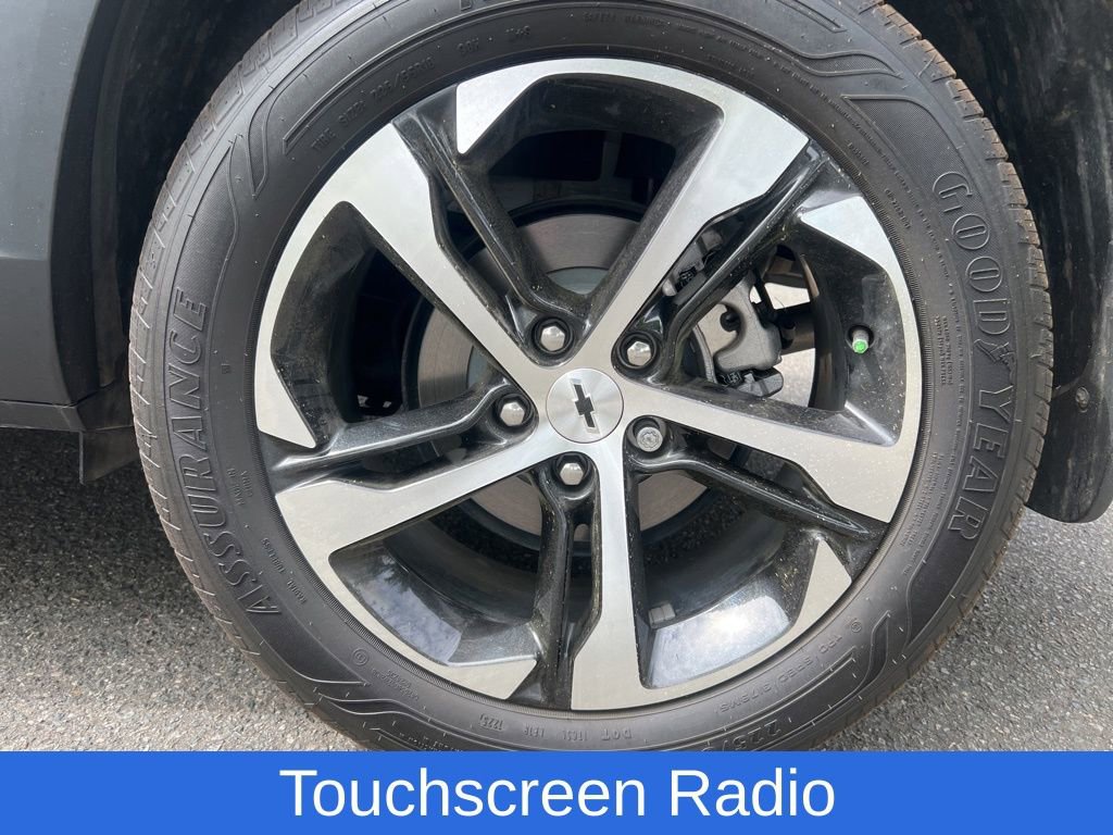 Used 2025 Chevrolet Trax RS w/ Sunroof Package image 9