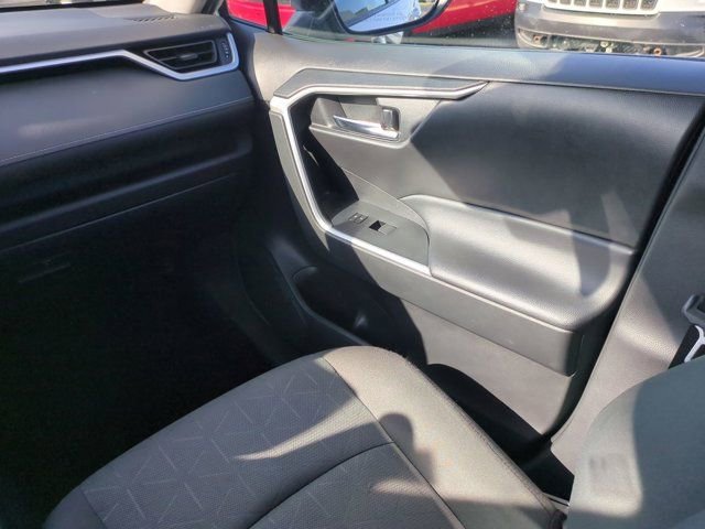 Used 2024 Toyota RAV4 XLE FWD image 18