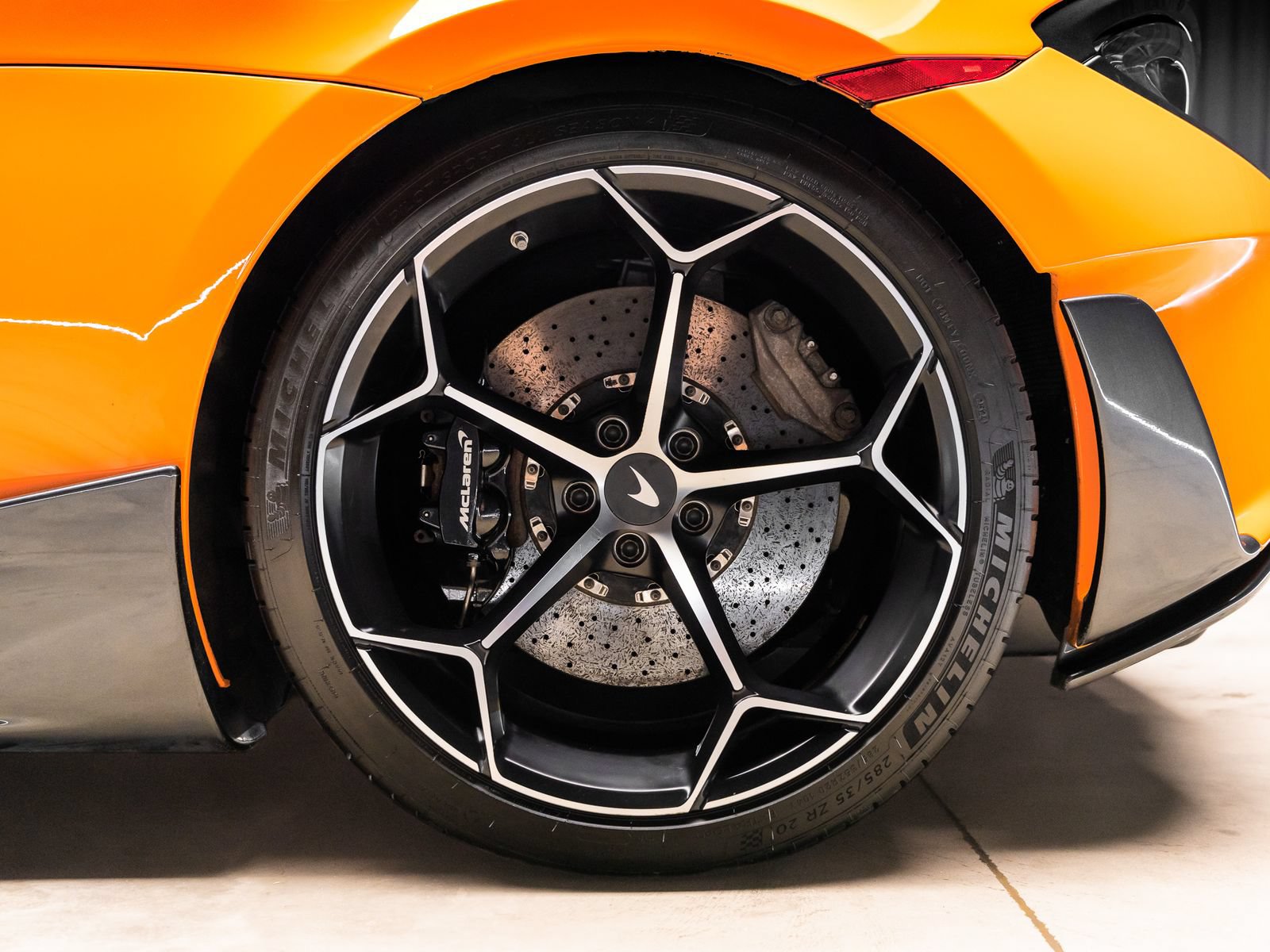 Used 2020 McLaren 600LT Spider RWD image 43