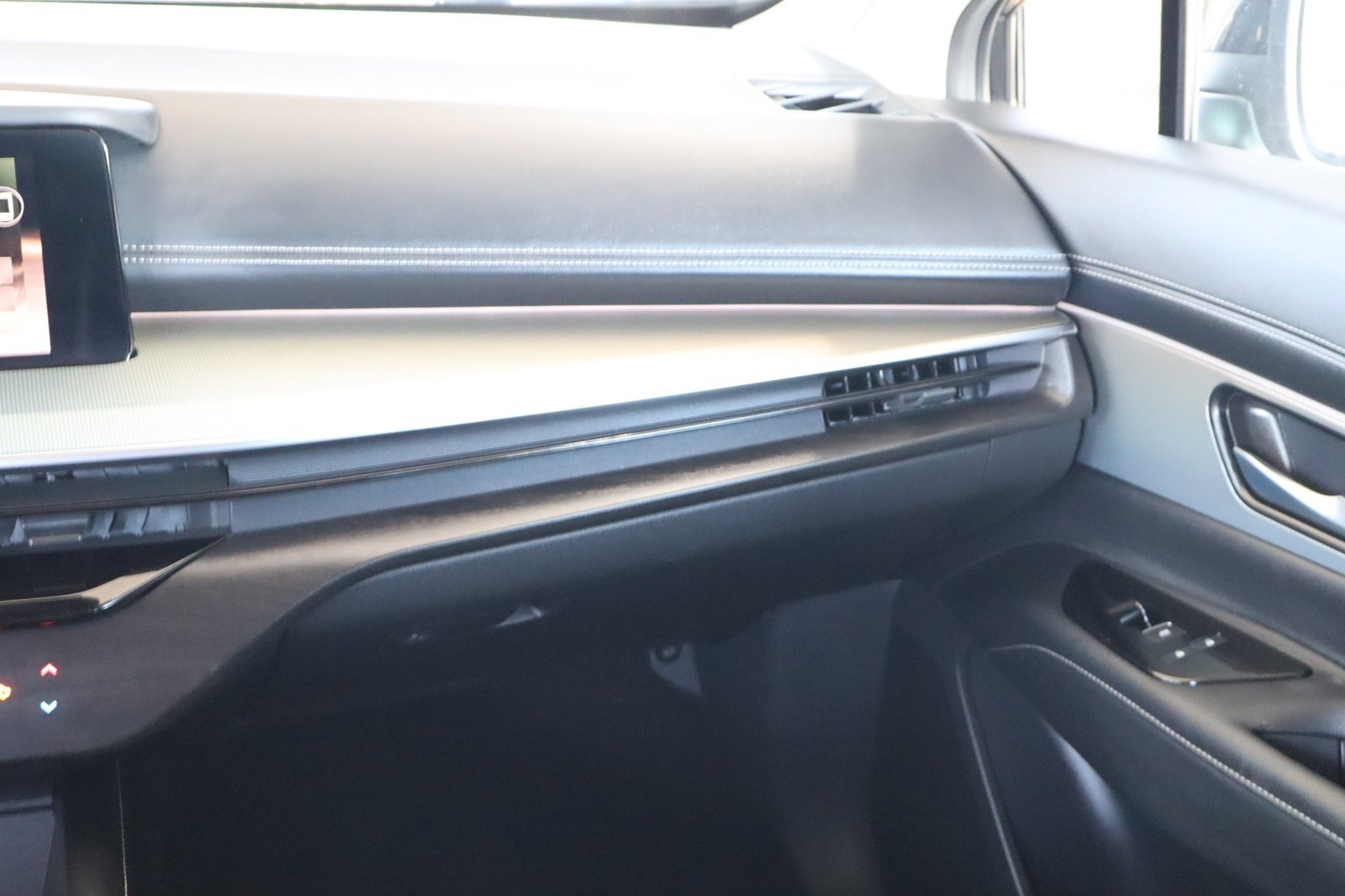 Used 2025 Nissan Murano SL w/ Cargo Package AWD/4WD image 31