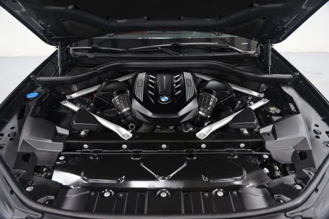 Used 2023 BMW X5 M50i w/ Executive Package AWD/4WD image 6
