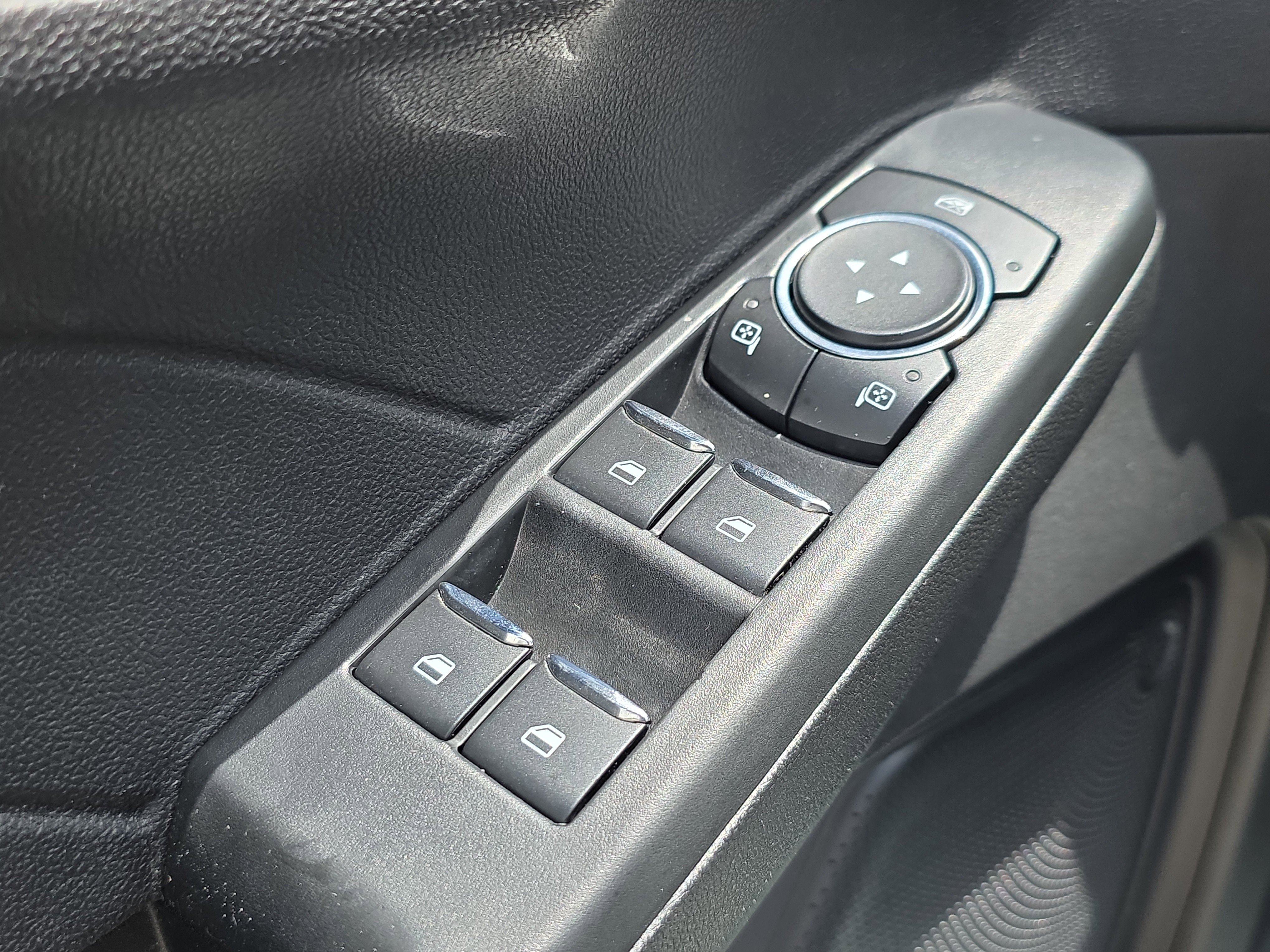 Used 2022 Ford Escape SE image 21