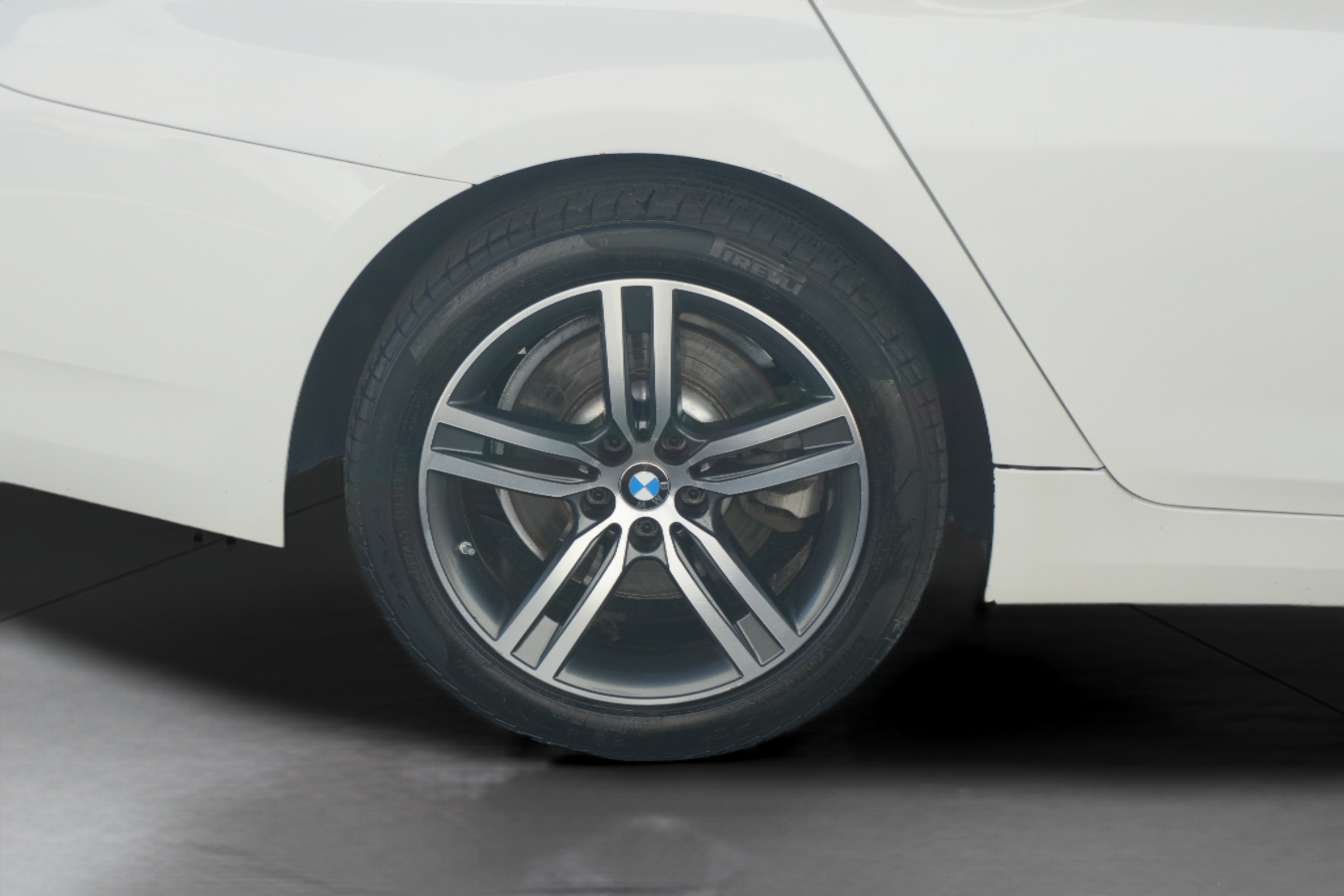 Used 2023 BMW 530i xDrive w/ Premium Package AWD/4WD image 11