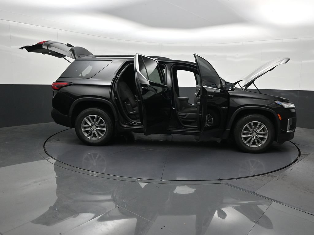 Used 2023 Chevrolet Traverse LT FWD image 33