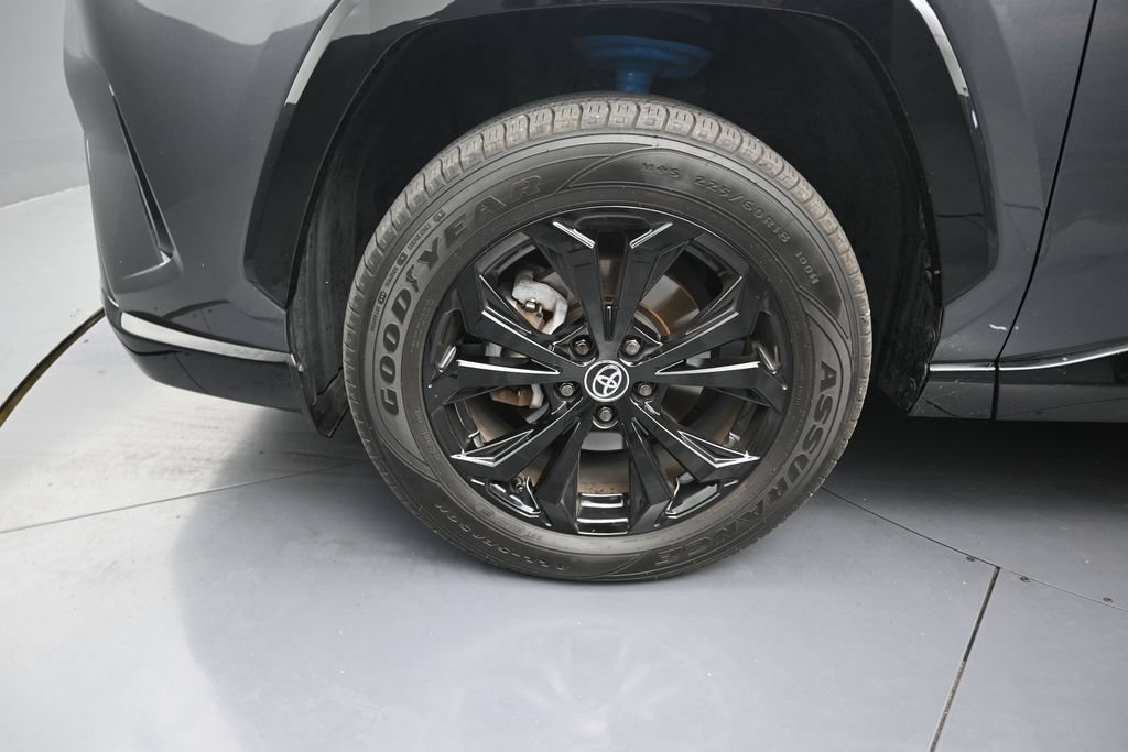Used 2023 Toyota RAV4 SE AWD/4WD image 9