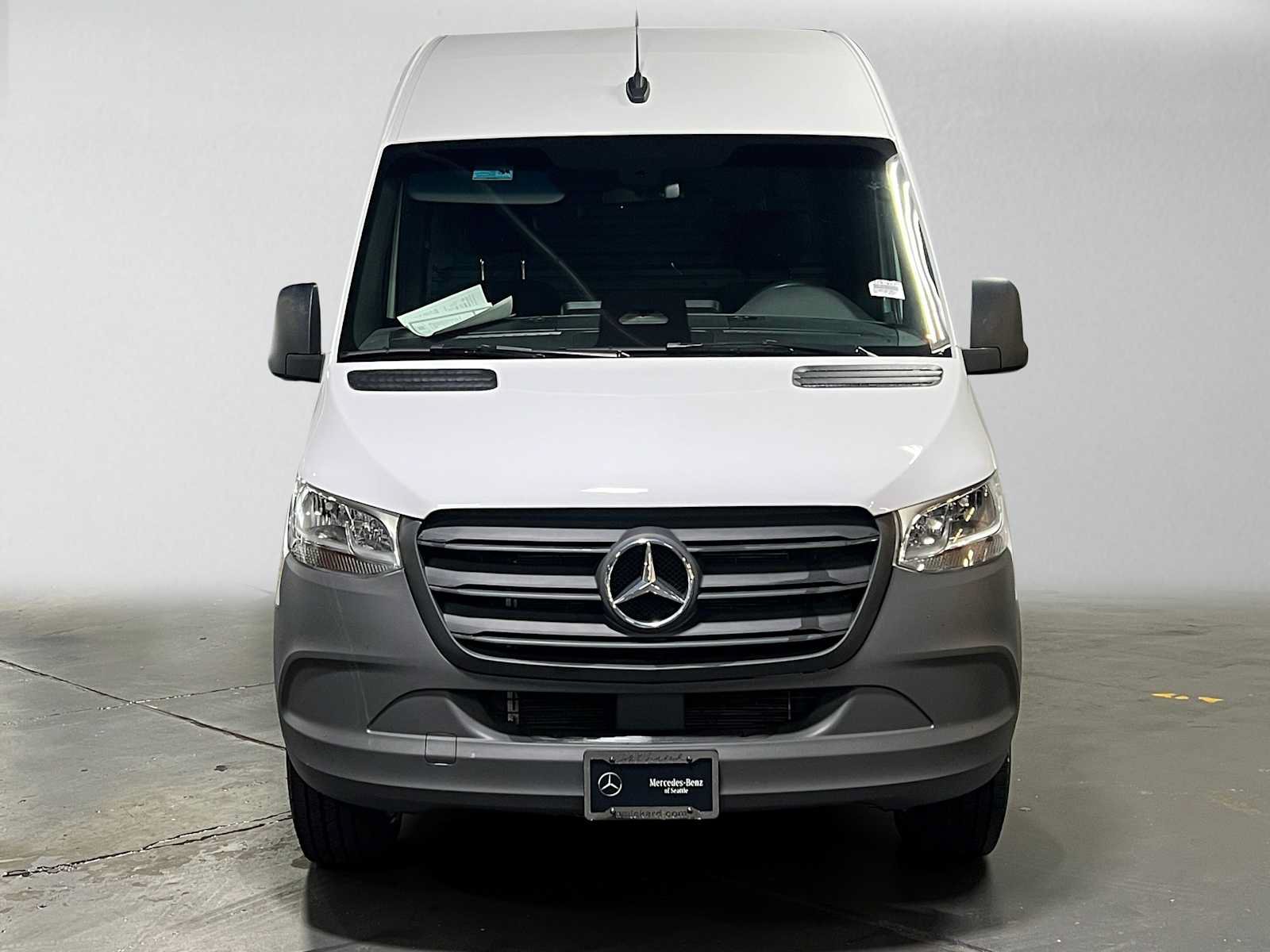 Used 2025 Mercedes-Benz Sprinter 2500 image 9