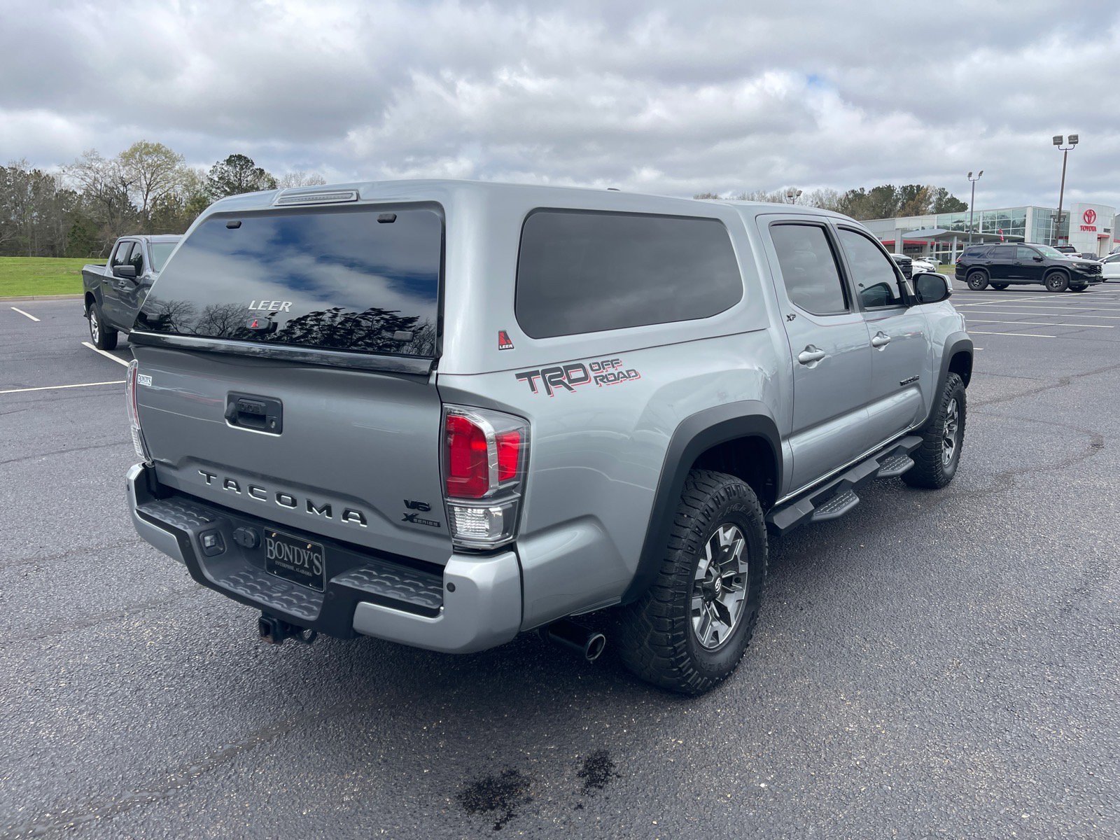 Used 2022 Toyota Tacoma TRD Off-Road w/ Technology Package image 17