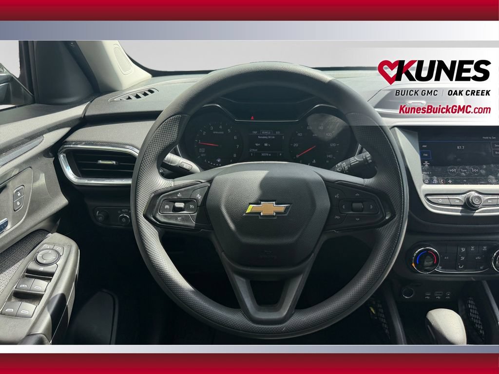 Used 2022 Chevrolet TrailBlazer LT FWD image 15