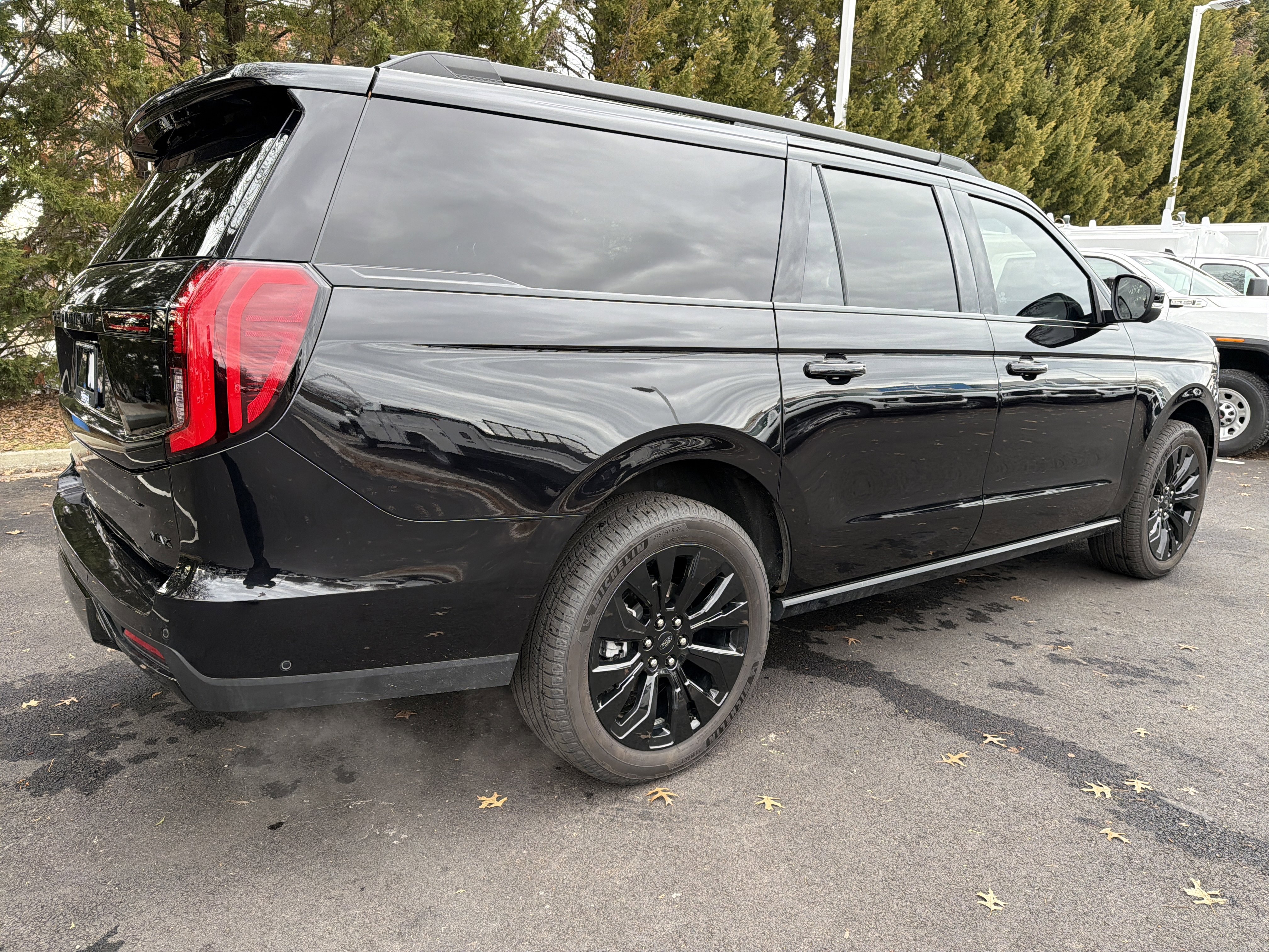 Used 2025 Ford Expedition Max Platinum w/ Stealth Appearance Package image 10