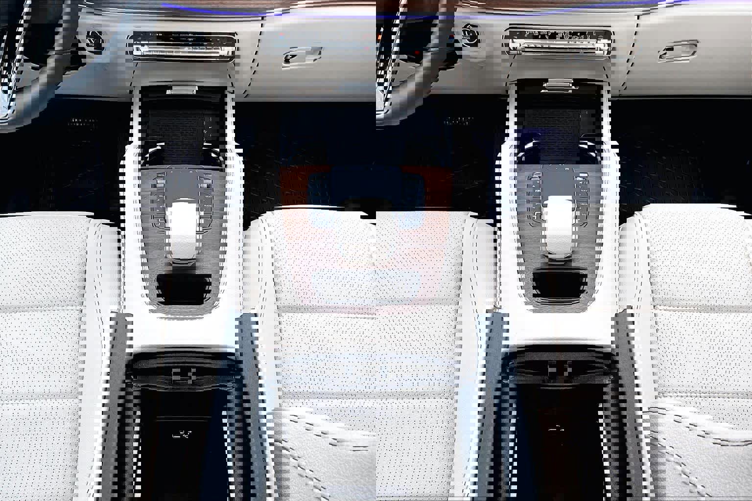 Used 2025 Mercedes-Benz GLE 450e 4MATIC image 36