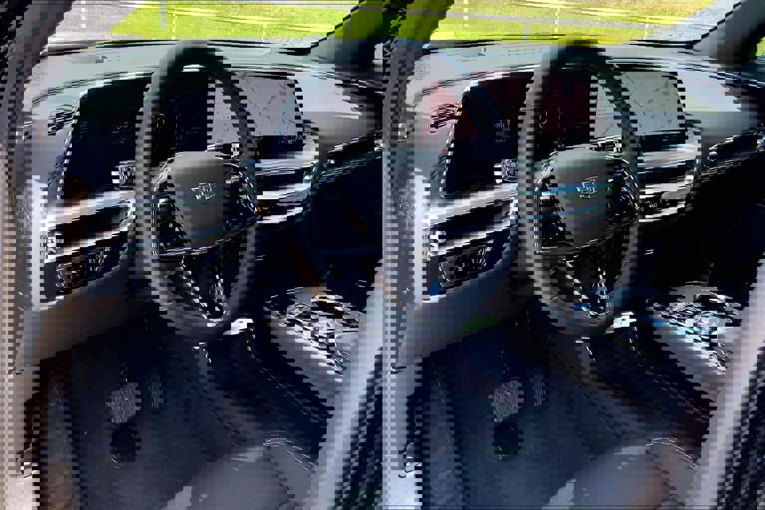 Used 2025 Cadillac Lyriq Luxury RWD image 17