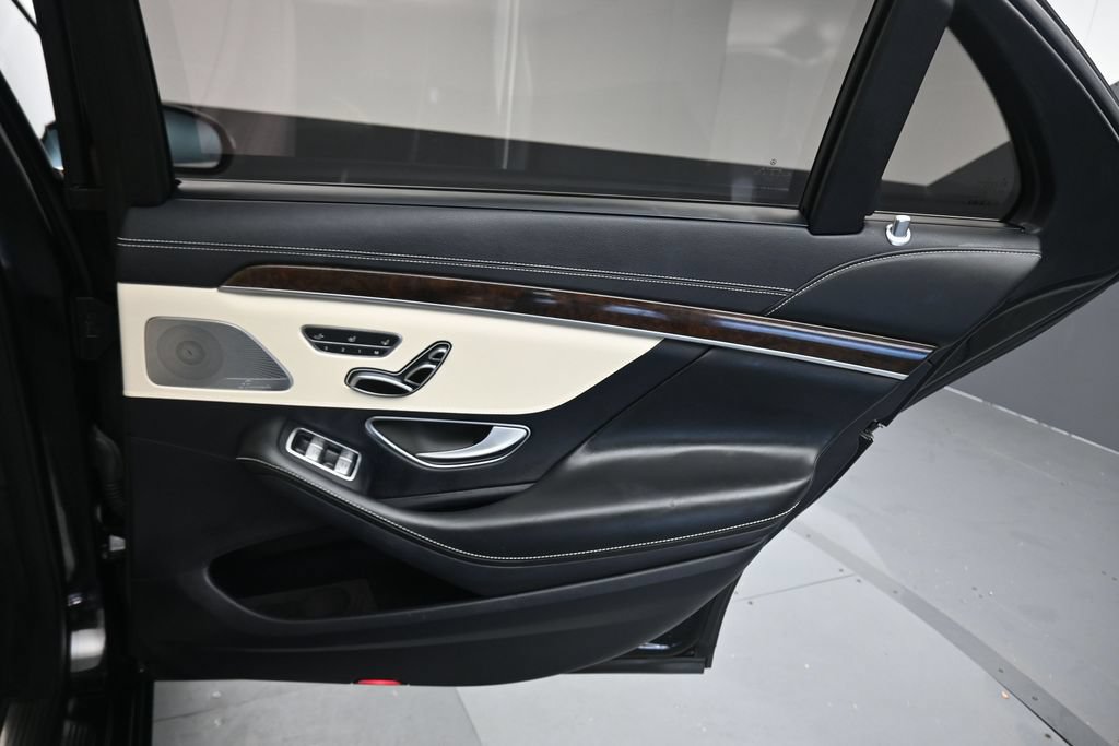 Used 2020 Mercedes-Benz S 450 4MATIC Sedan w/ Premium Package image 39