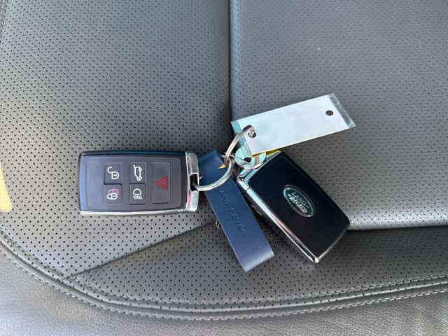 Used 2023 Land Rover Defender 90 S image 24